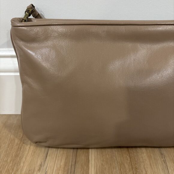 Anne Klein Calderon Shoulder Bag Lion Logo Leather Tan 11x7.5” Zipper Purse - Picture 9 of 16